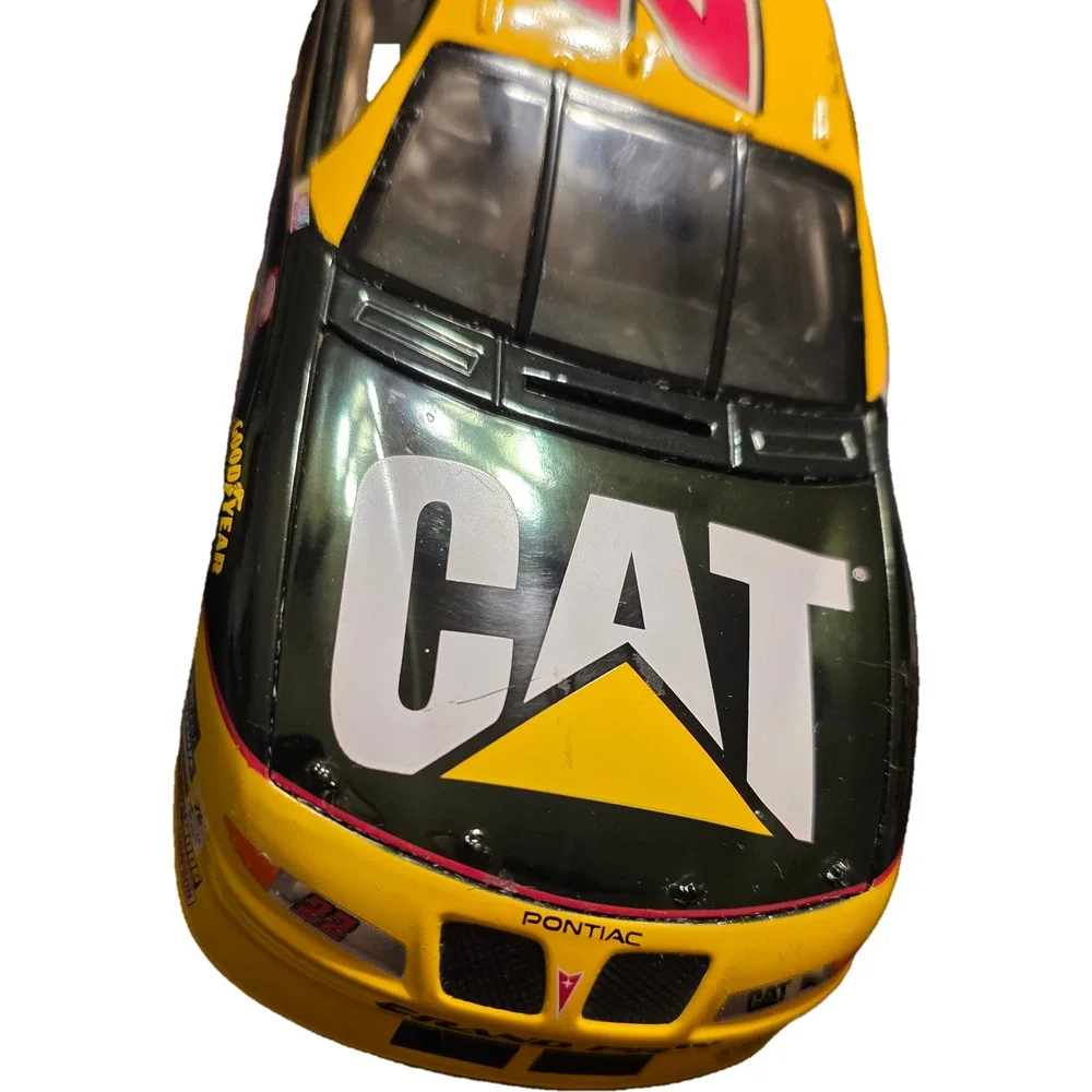 Ward Burton #22 Caterpillar CAT 1:24 Hot Wheels Racing Pontiac Diecast
